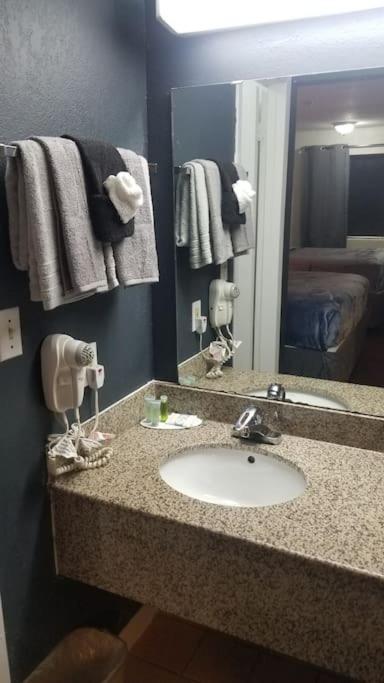 Osu 2 Queen Beds Hotel Room 230 Wi-Fi Stillwater Εξωτερικό φωτογραφία